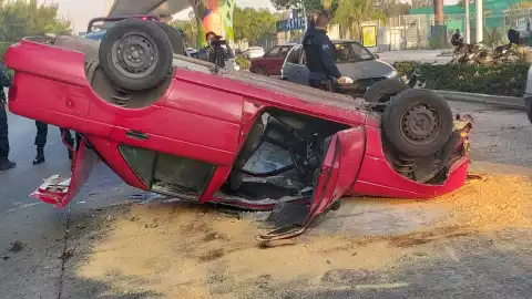 volcadura de auto denunciado