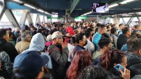 Las líneas 3, 8 y 9 del Metro CDMX hoy cuentan con retrasos de hasta 15 minutos.