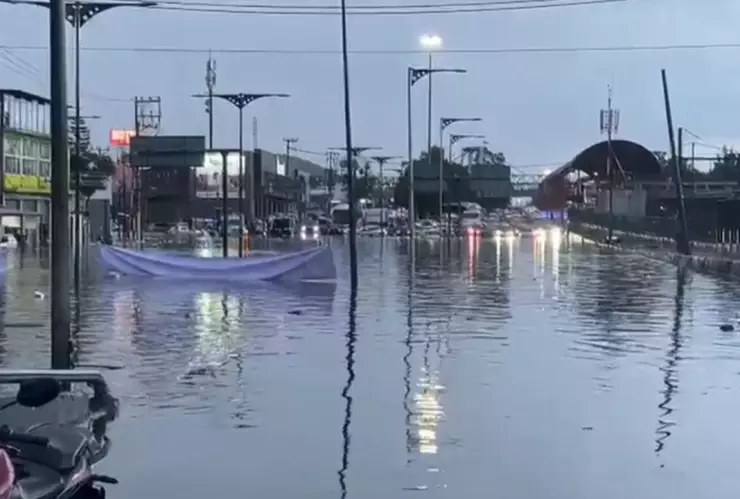 Alerta Roja en Iztapalapa; se inunda el Puente de la Concordia por fuertes lluvias