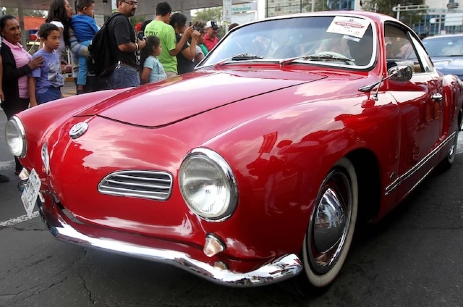 Aspectos del Desfile de Carros Clásicos, que se realizó por calles de la colonia Cuauhtémoc de la Ciudad de México