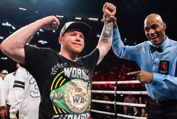 Canelo Álvarez manda emotivo mensaje hacia Camila Fernández tras equivocarse en el himno