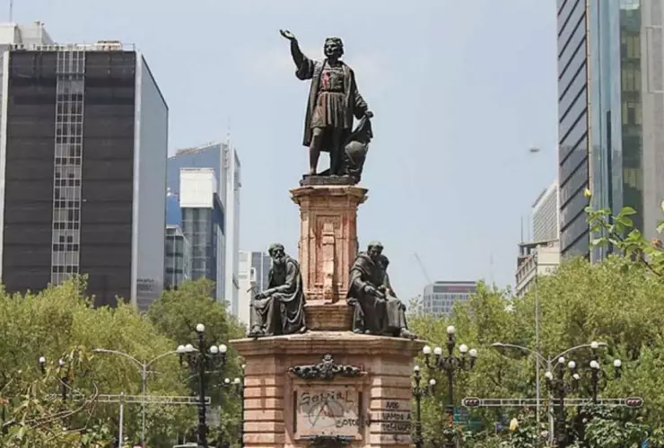 Estatua de Cristóbal Colón en la CDMX como conmemoración a lo que era el Día de la Raza