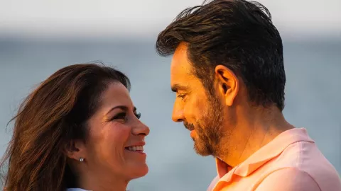 Eugenio Derbez y Alessandra Rosaldo