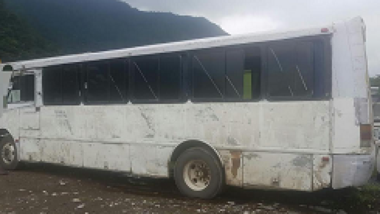 Autobús en el que viajaban migrantes en Veracruz