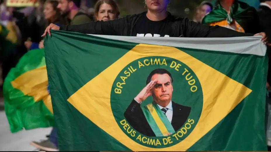 Manifestantes muestran su apoyo al expresidente de Brasil, Jair Bolsonaro.