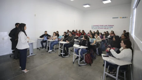 udeg-suspende-clases-presenciales-el-24-febrero-operativo-el-mencho-y-bloqueos-en-jalisco