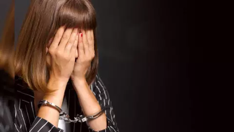 Mujer ataca a su pareja tras supuesta infidelidad en Nuevo León