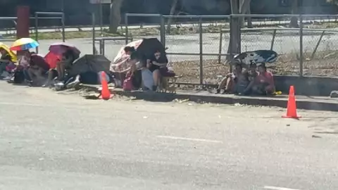 Yucatecos hacen largas filas en Xmatkuil para el concierto de Don Omar en Mérida