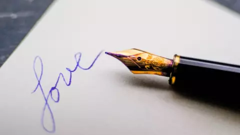 San Valentín 2023: Las mejores frases para felicitar a tu novia o novio