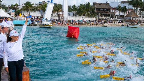 Campeonato Nacional de Aguas Abiertas_ Así se vivió el banderazo de salida en Puerto Morelos.jpg