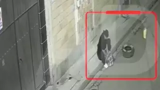 Momento en bebé fue abandonada en una llanta