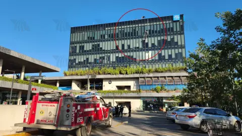 ÚLTIMA HORA_ Trabajador queda suspendido en EDIFICIO al norte de Mérida