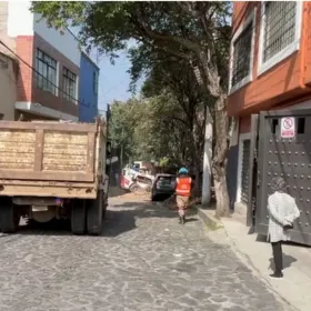 Colapso de losa en calles de Tlalpan: Afectaciones por baches, fugas, accidentes HOY 13 de octubre 2026
