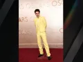 Timothée Chalamet destacó con su estilo en la alfombra roja de los Oscars 2025 al lucir un color amar. | Fotos: Chelsea Guglielmino/FilmMagic