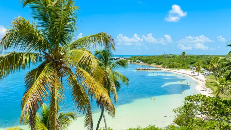 Una playa de Parque Estatal Bahía Honda, en Florida.