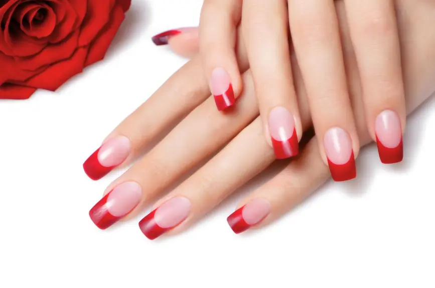 39 ideas de uñas rojas para Navidad