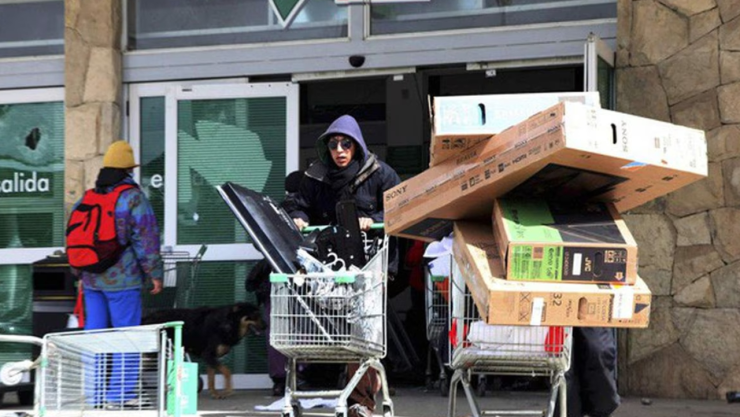 Saqueos en Argentina amenazan la paz social antes las elecciones presidenciales de octubre.