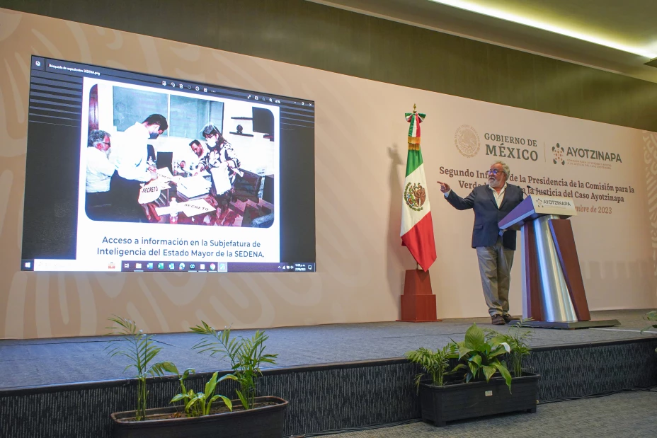 Ayotzinapa Encinas 28 de septiembre.jpg