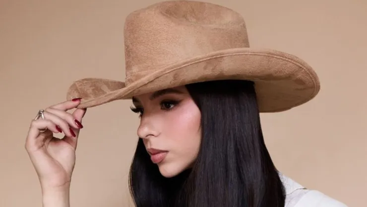 ¿Por qué Angela Aguilar le hizo un tatuaje a su abuela?