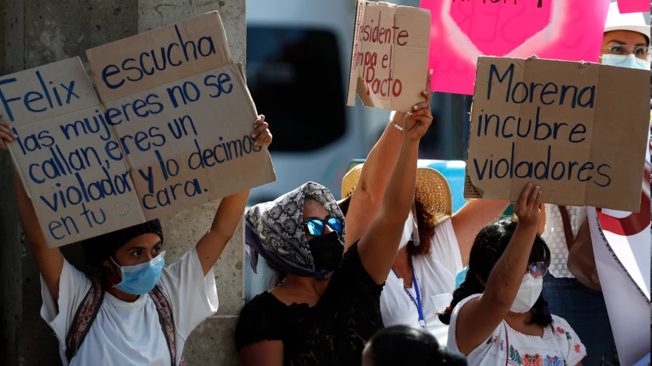 Mujeres protestan contra Salgado Macedonio en Iguala