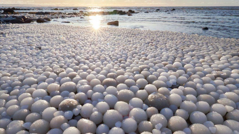 huevos-de-hielo-finlandia.png