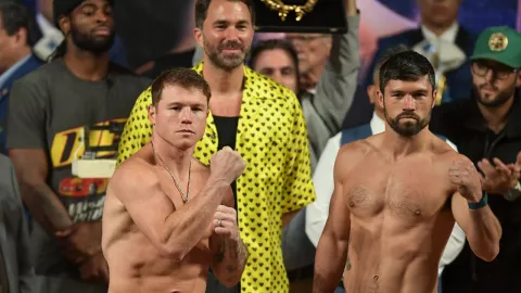 Saúl Canelo Álvarez vs John Ryder
