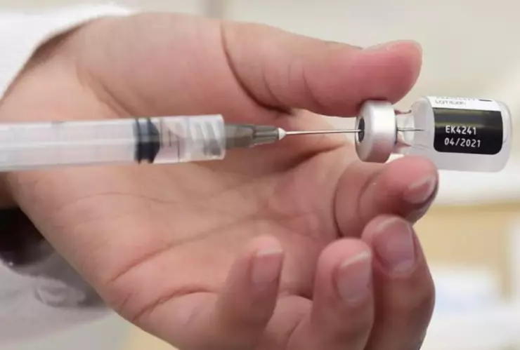 En 6 días, IMSS vacuna a 7 mil 728 médicos y enfermeras.