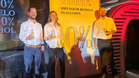 Modelo presenta una nueva forma de disfrutar