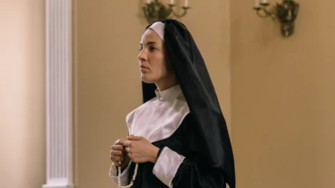 VIDEO: Mujer se hace pasar por monja y roba a viejitos en Guadalajara