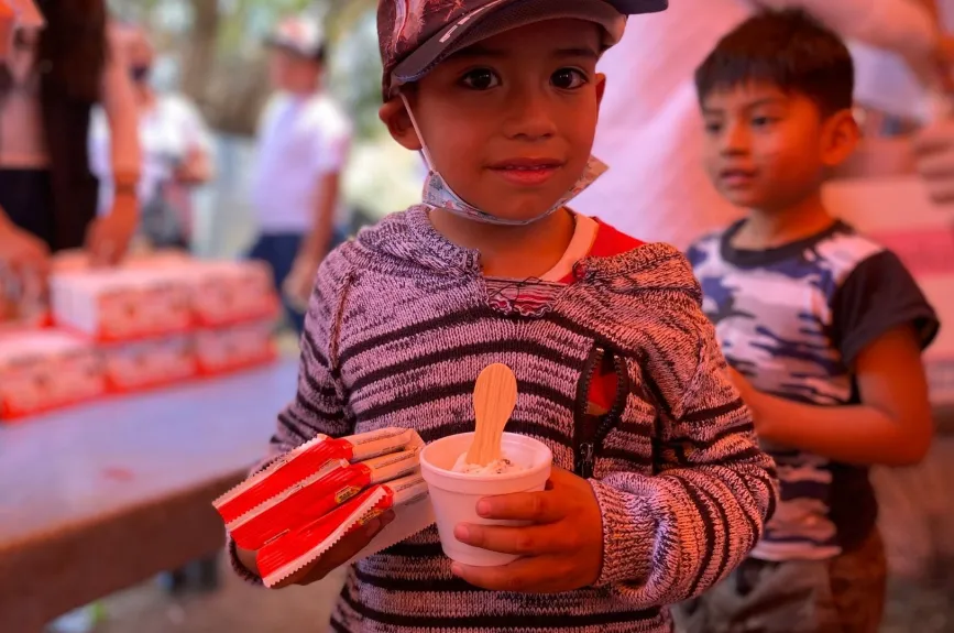 Visitamos a los niños de las ladrilleras de Chalco, Edomex y les llevamos un dulce regalo. ¡Revive los mejores momentos!