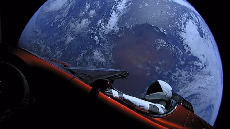 el deportivo de Tesla enviado al espacio se acercó a Marte