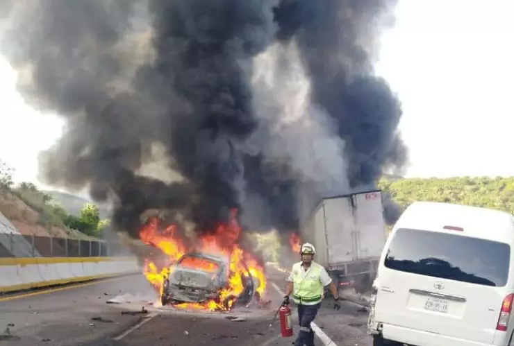 Se lleva 6 vehículos en Atupoista del Sol