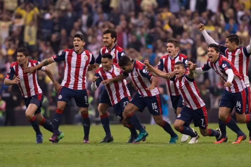 América 1-1 Chivas en la Copa MX, Apertura 2016. El Rebaño Sagrado eliminó en penales a las Águilas en la cancha del Estadio Azteca.