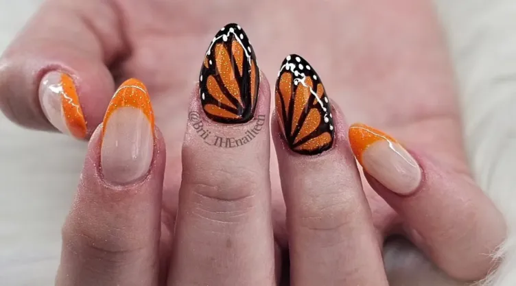 uñas mariposas monarca