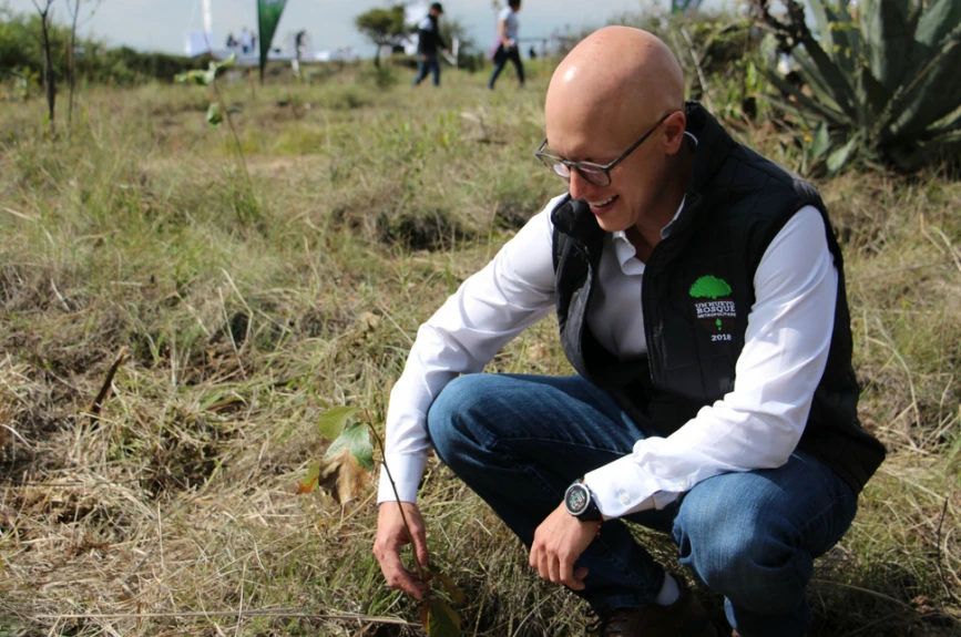 Guillermo Cueva también se dio cita para sembrar Un Nuevo Bosque
