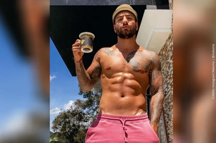 Maluma en short rosa..jpg