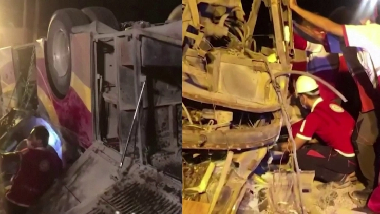 autobus-volcado-iran-peregirnos-muertos