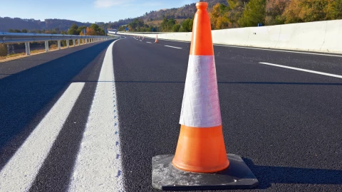Reducción de carriles en la México-Cuernavaca genera tráfico.