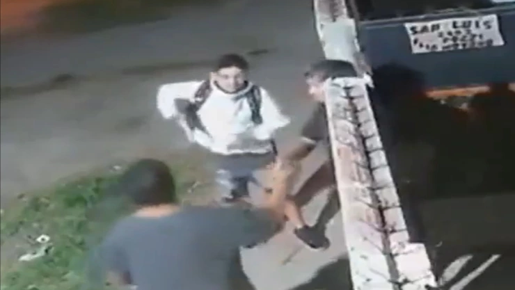 Lo baleó frente a sus nietas Argentina