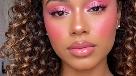 El gloss jugoso es tendencia en el maquillaje de labios esta primavera de 2026