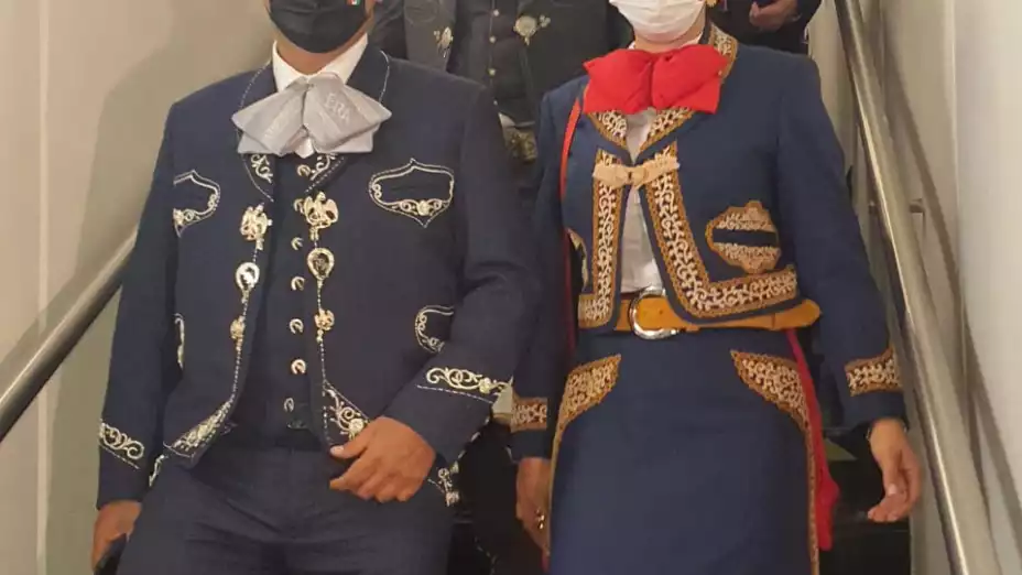 Senador vestido de Charro