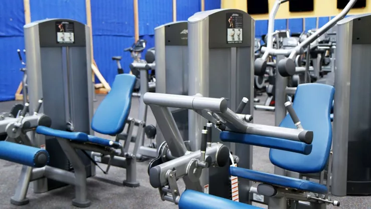 Hombre muere en un Sport City en Coyoacán; empleados ocualtan un día el cuerpo