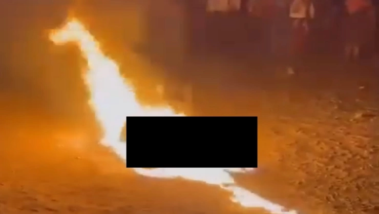 queman vivos a feminicidas en guatemala