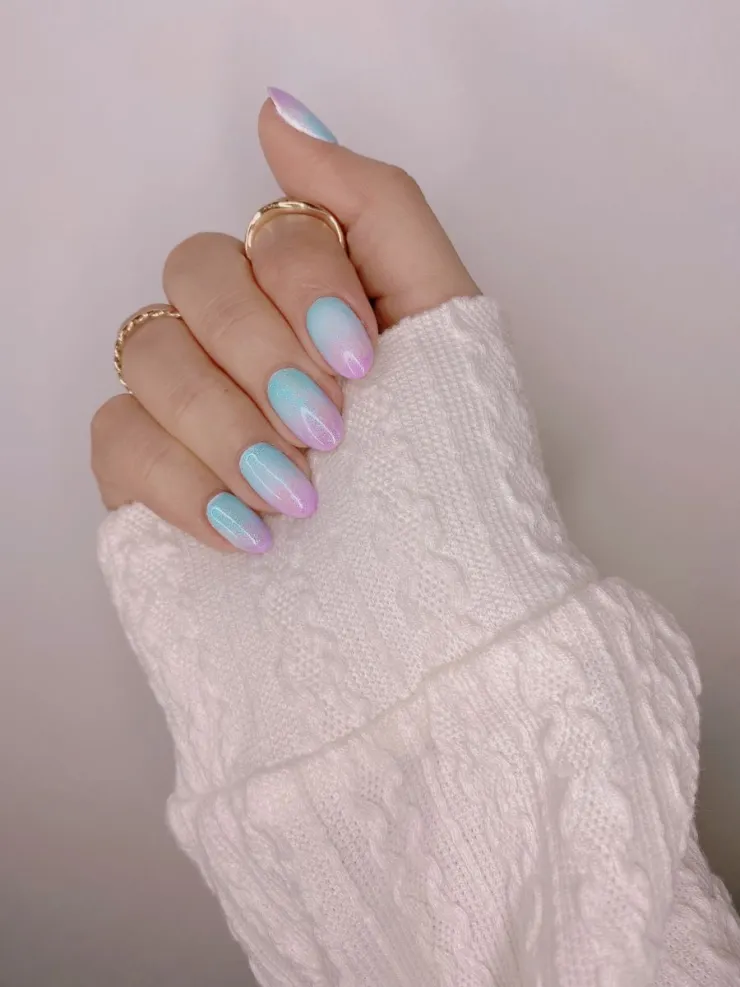 6 diseños de uñas con efecto sirena para lucir junto a un buen bronceado en primavera-verano