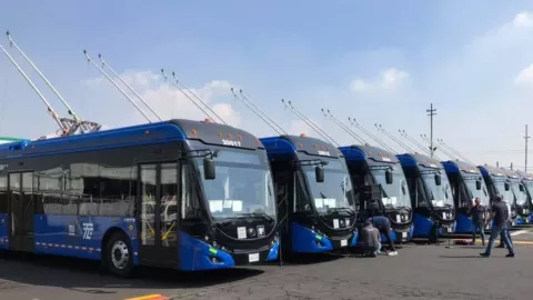Posponen huelga de trabajadores del Cableb&uacute;s, Tren Ligero y Troleb&uacute;s