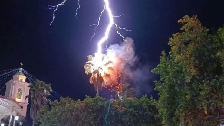 Rayo cae en San Pablo Anicano