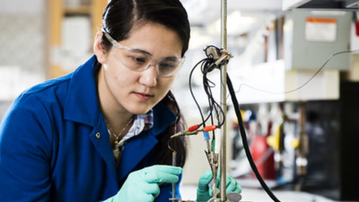 Estudiante creó una batería eterna