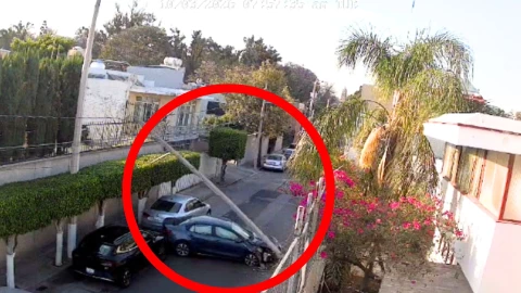 Choque contra poste en Celaya hoy 10 de marzo