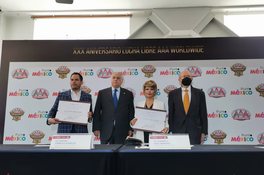Exposición 30 aniversario Lucha Libre AAA