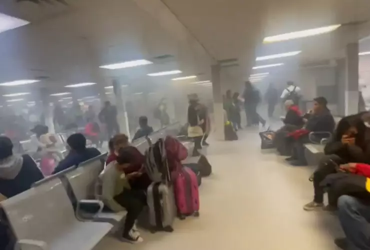 VIDEOS-Se-registra-incendio-en-restaurante-del-Aeropuerto-de-Monterrey